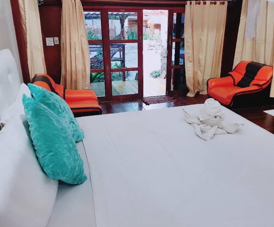 Zanom Sunrise Beach Resort Koh Lipe Eksteriør bilde