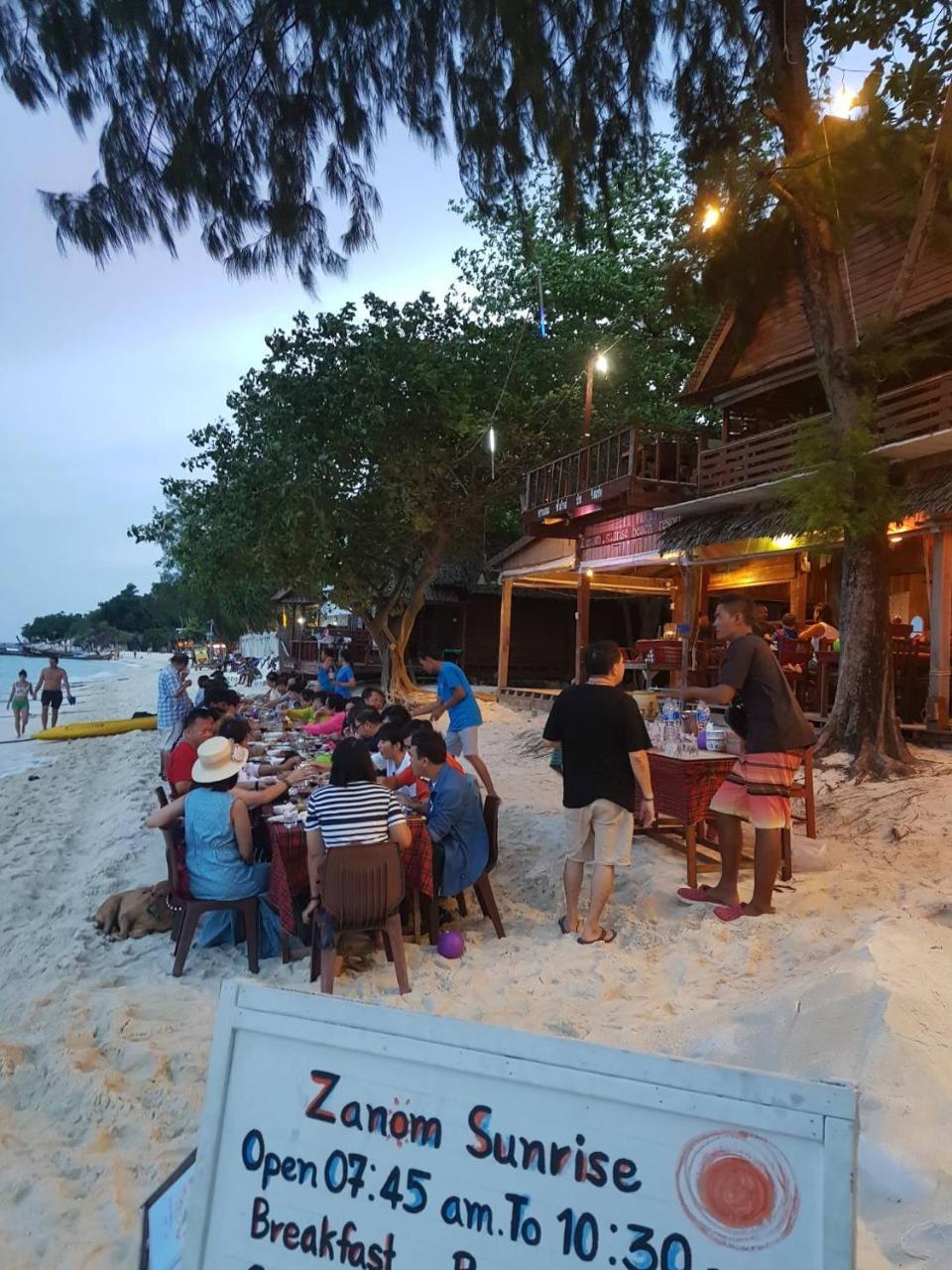 Zanom Sunrise Beach Resort Koh Lipe Eksteriør bilde